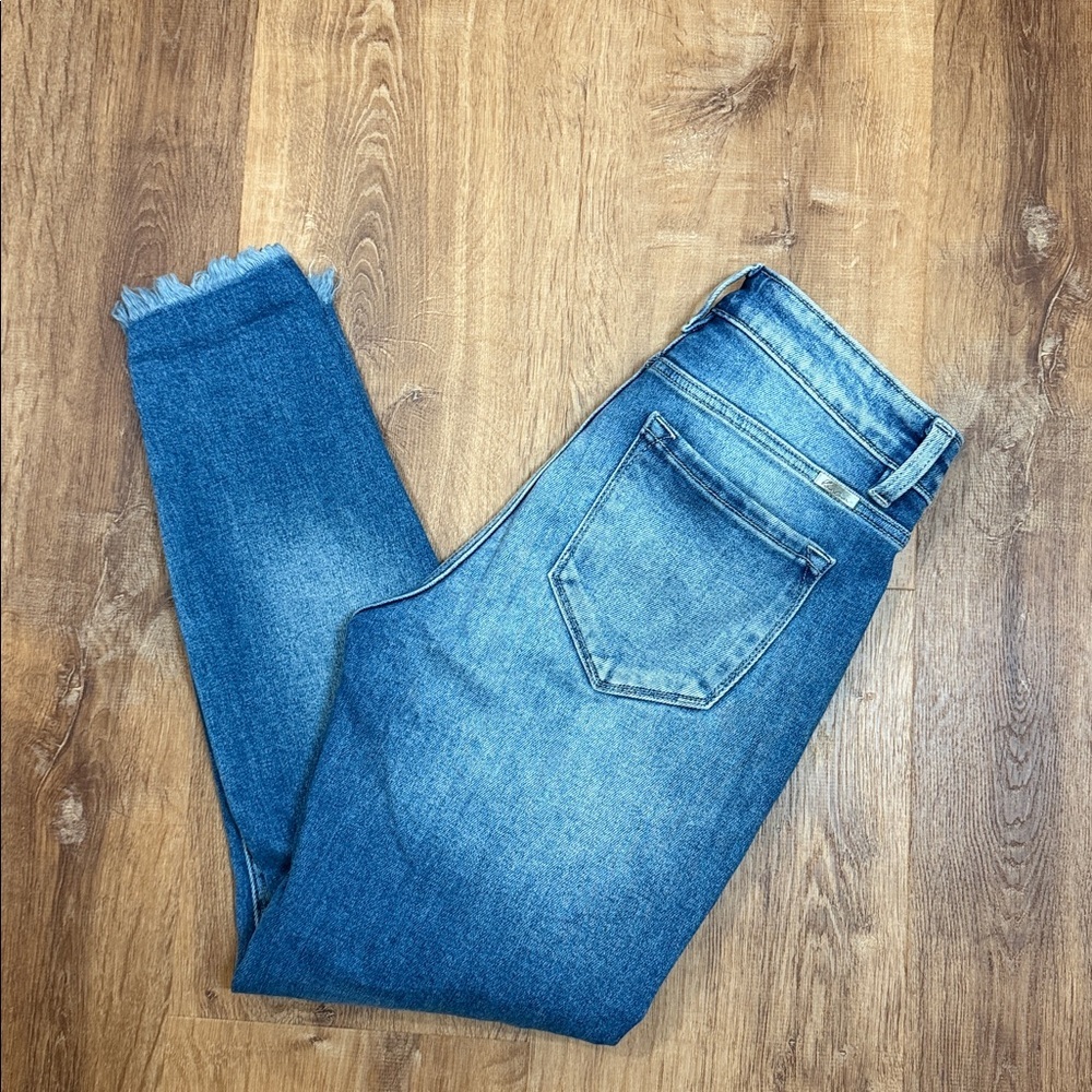 KanCan Light Blue Denim Jeans Distressed with Stretch Like New size 29